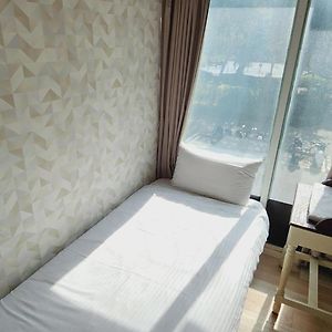 Single Room Window