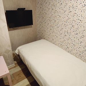 Single Room No Window